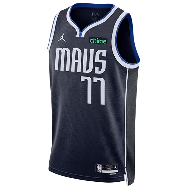 Regata NBA Dallas Mavericks Jordan Statement Edition Swingman Jersey Luka Doncic 77