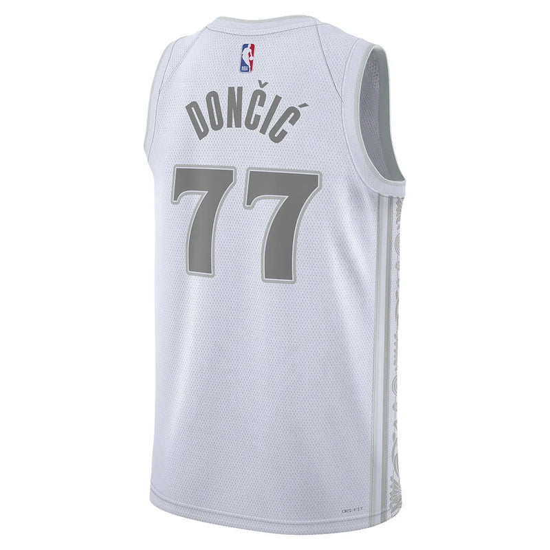 Regata NBA Dallas Mavericks Nike City Edition 24/25 Swingman Jersey Luka Doncic 77 Branca